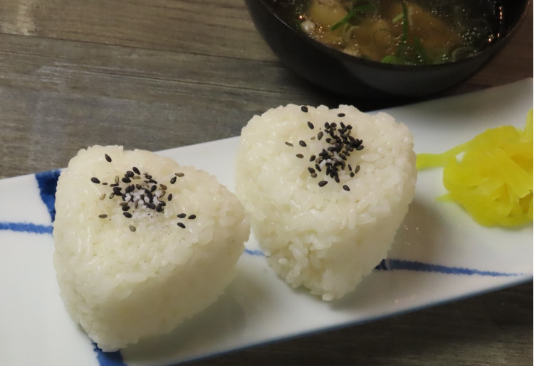 おにぎり（スープ付）
